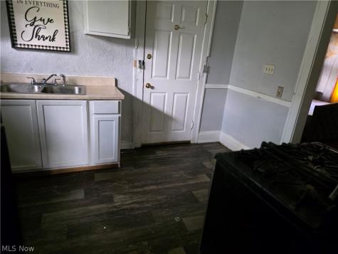 3847 E 146th Street Cleveland OH 44128