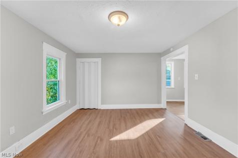 3150 W 70th Street Cleveland OH 44102