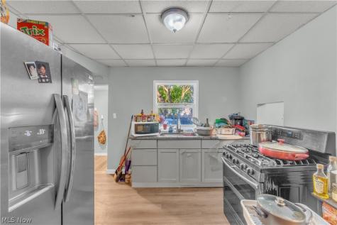 3150 W 70th Street Cleveland OH 44102
