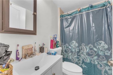 3150 W 70th Street Cleveland OH 44102