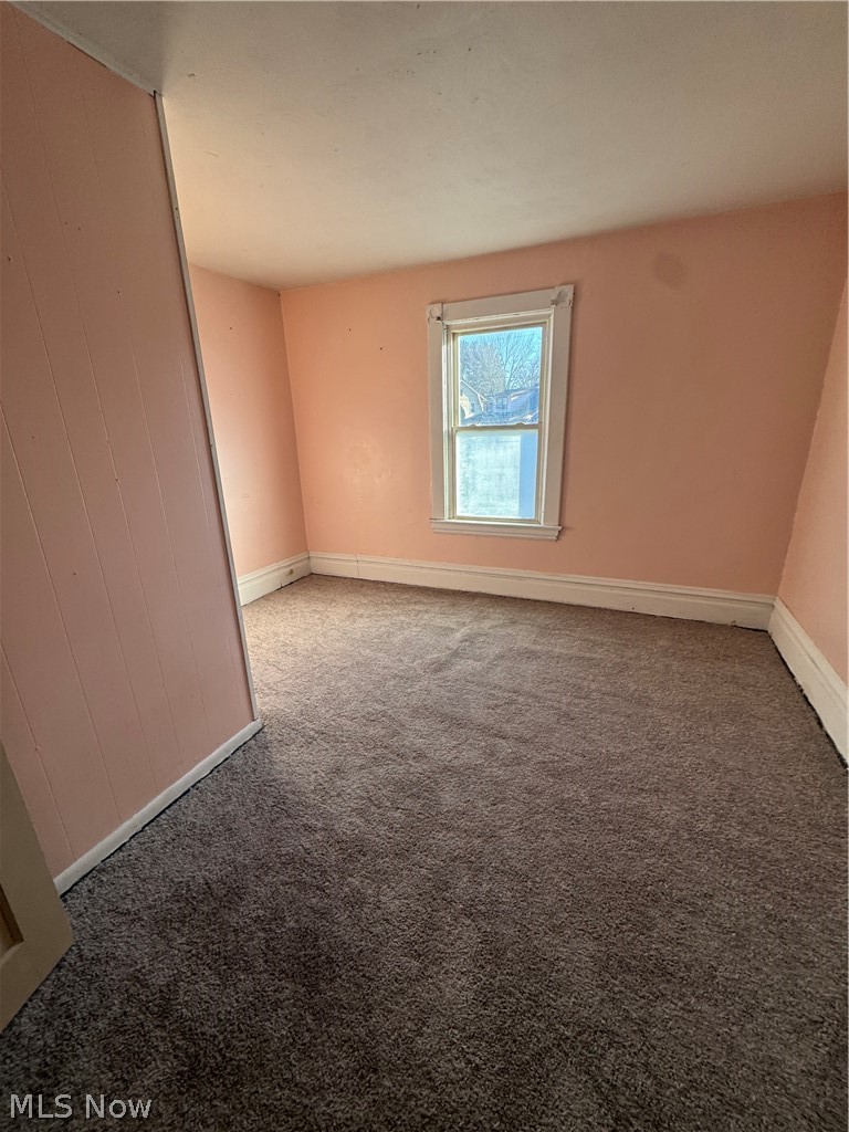 133 Parkway Street Struthers OH 44471