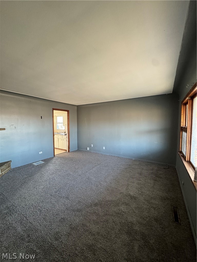 133 Parkway Street Struthers OH 44471