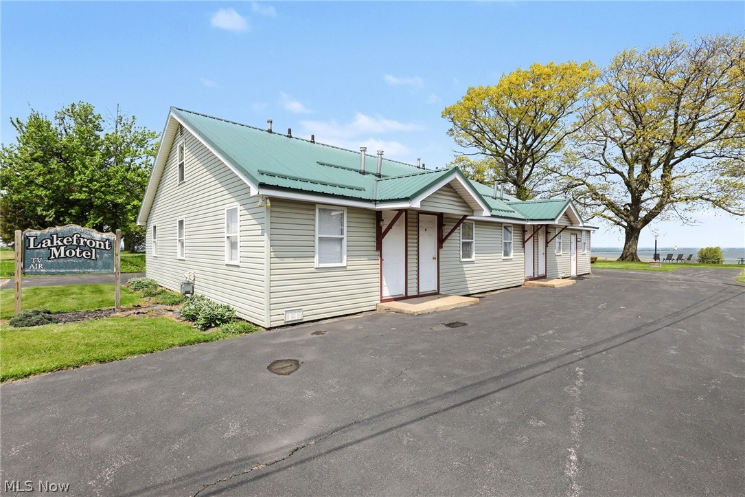 298 Park Avenue Conneaut OH 44030