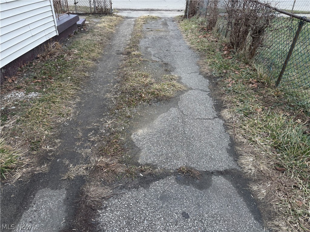 1214 E 74th Street Cleveland OH 44103