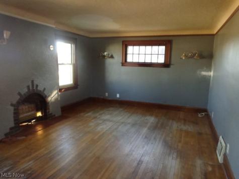 3327 Brookview Boulevard Parma OH 44134