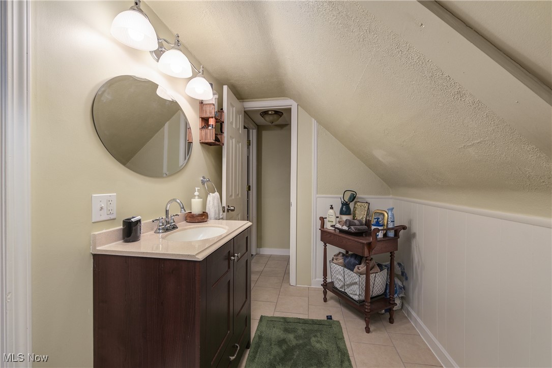 1631 Orchard Grove Avenue Lakewood OH 44107