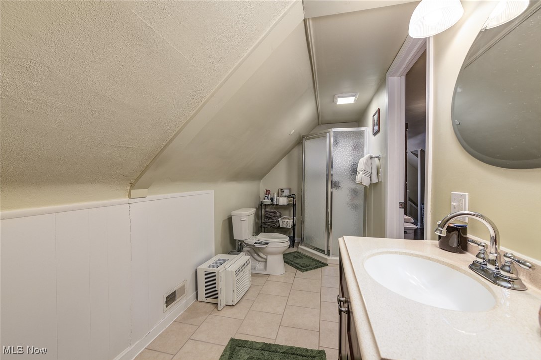 1631 Orchard Grove Avenue Lakewood OH 44107