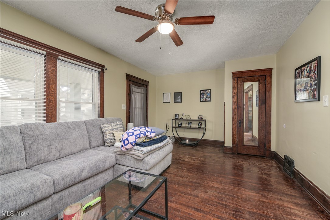 1631 Orchard Grove Avenue Lakewood OH 44107