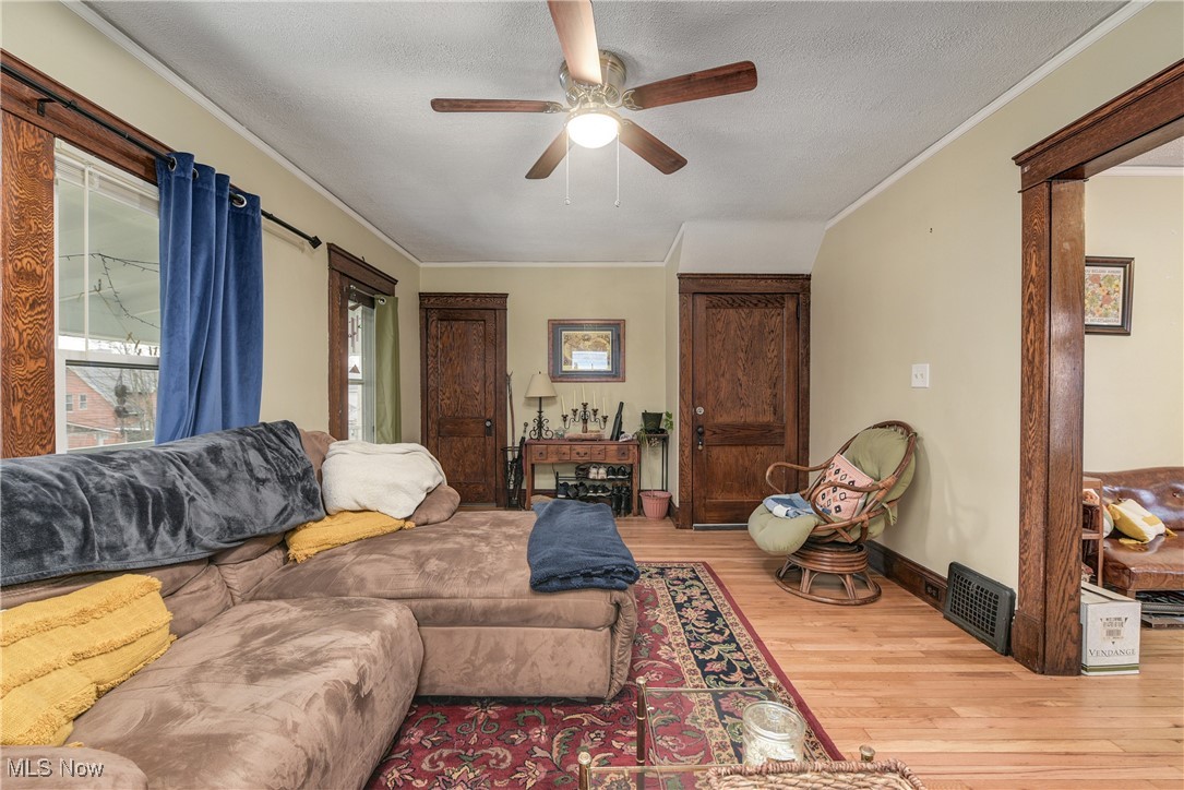 1631 Orchard Grove Avenue Lakewood OH 44107