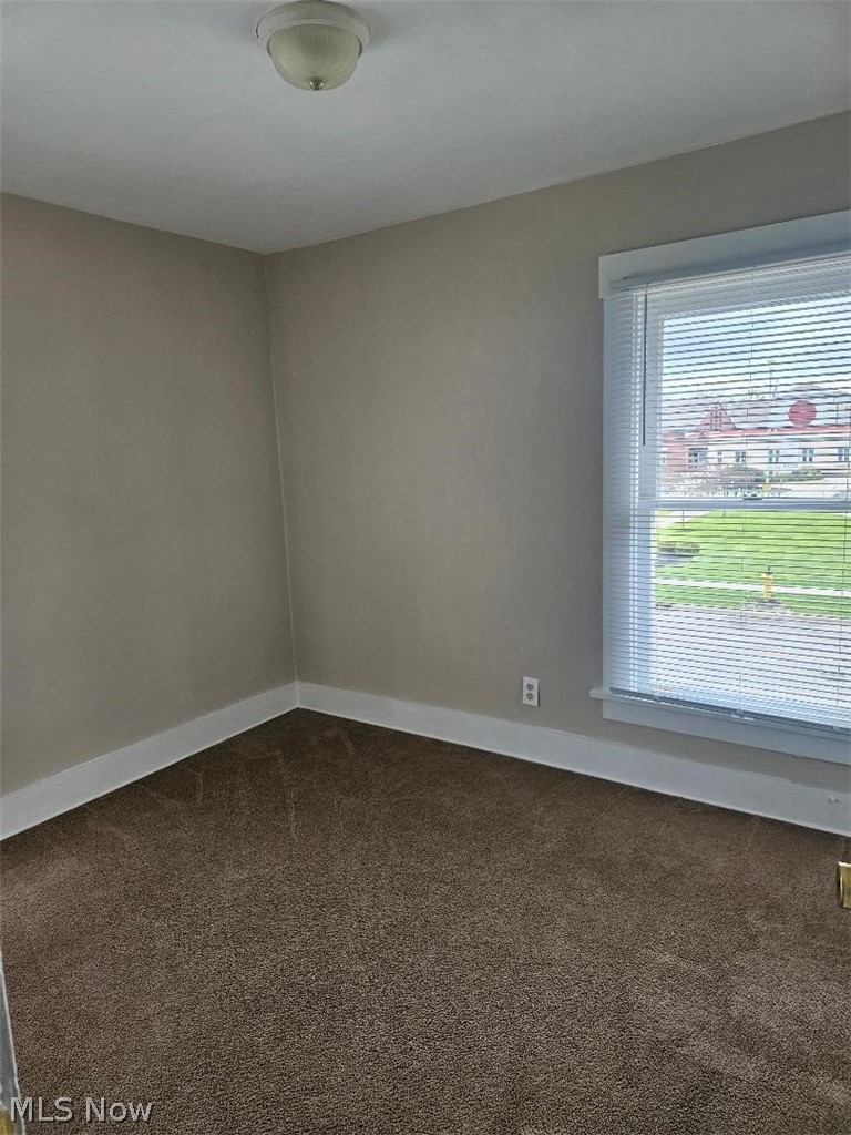 1937 Willard Avenue SE Warren OH 44484