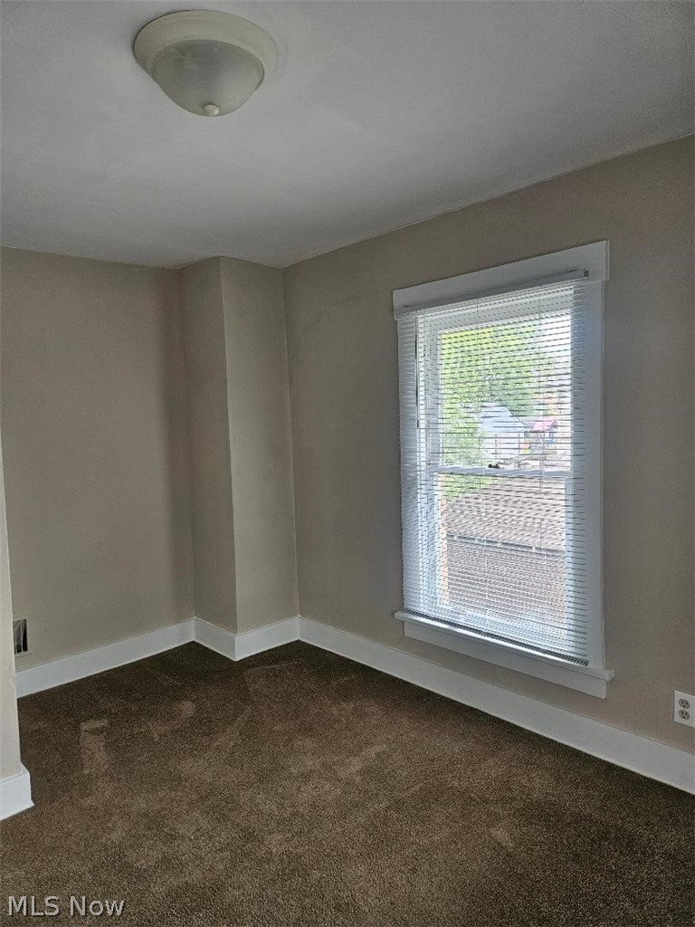1937 Willard Avenue SE Warren OH 44484