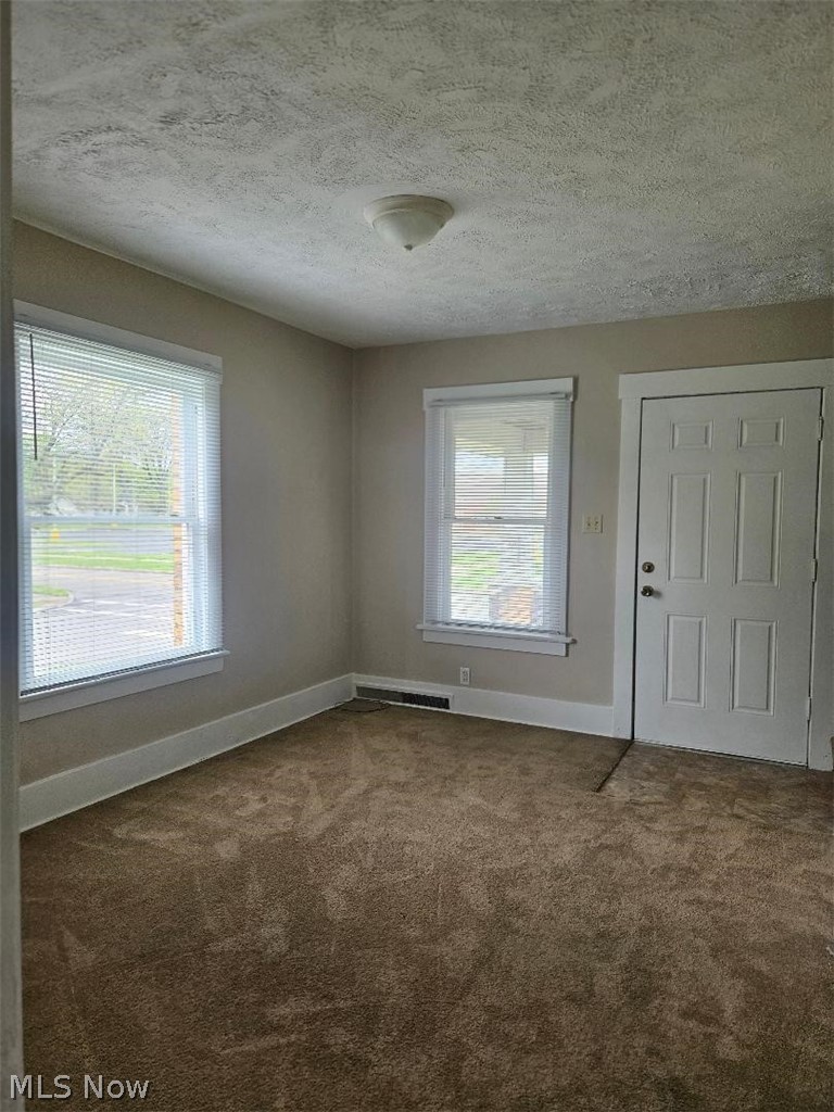 1937 Willard Avenue SE Warren OH 44484