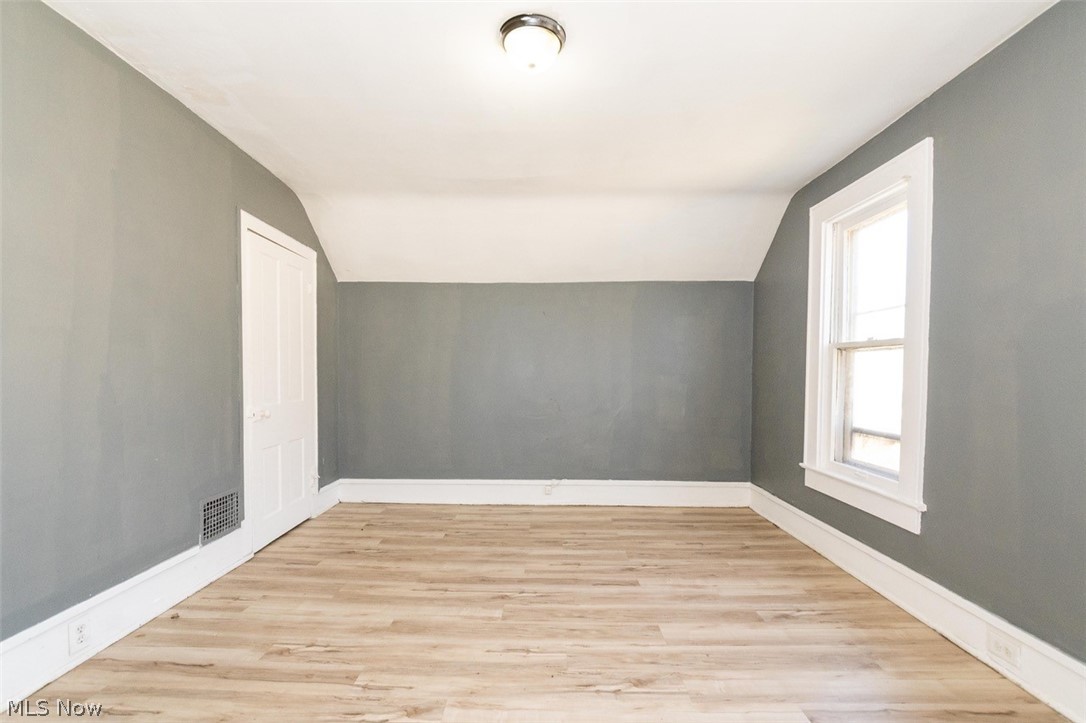 678-682 Sumner Akron OH 44311