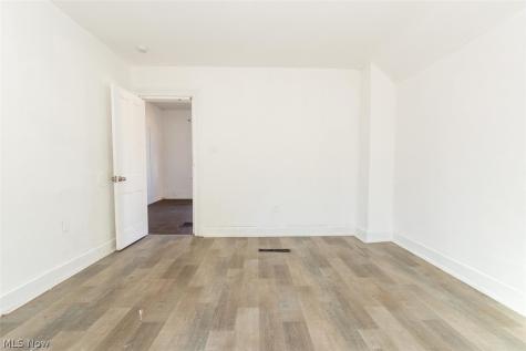 678-682 Sumner Akron OH 44311
