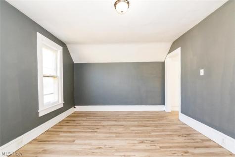 678-682 Sumner Akron OH 44311