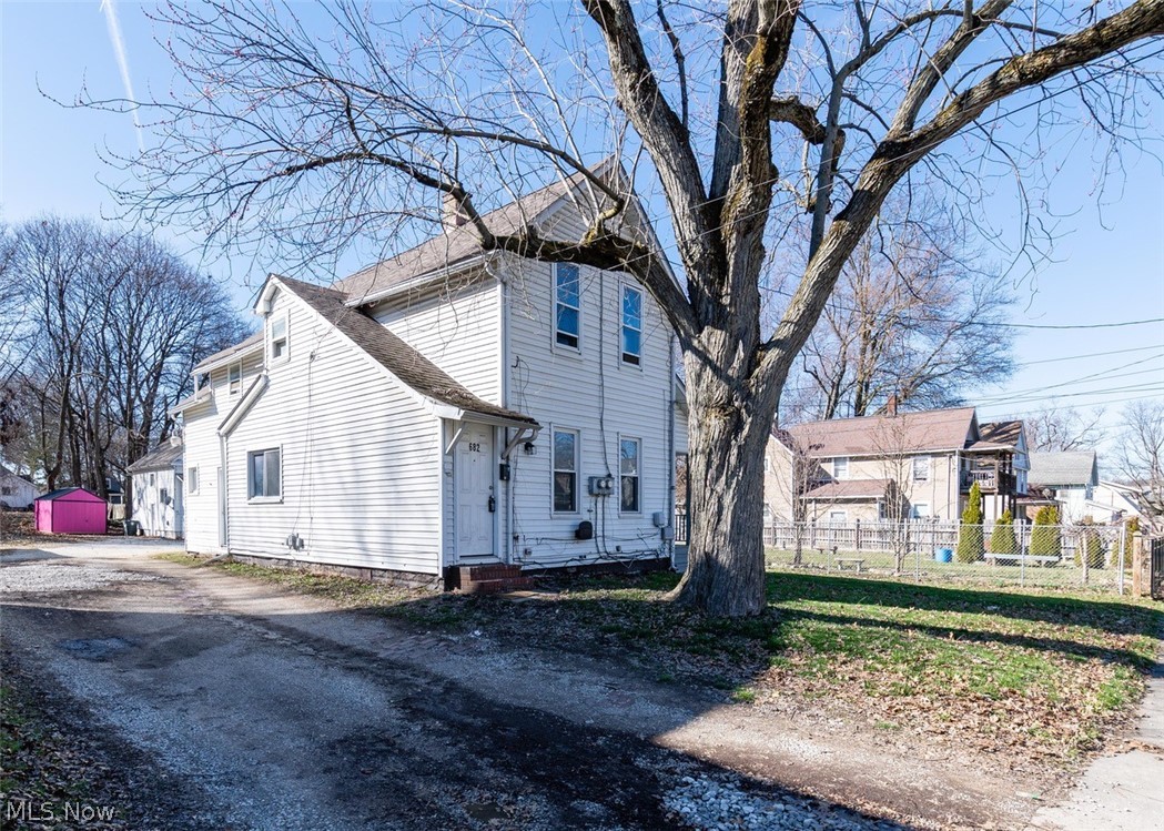 678-682 Sumner Akron OH 44311
