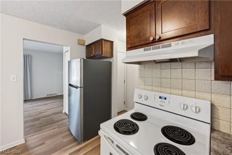 3367-3371 Hiwood Avenue Stow OH 44224