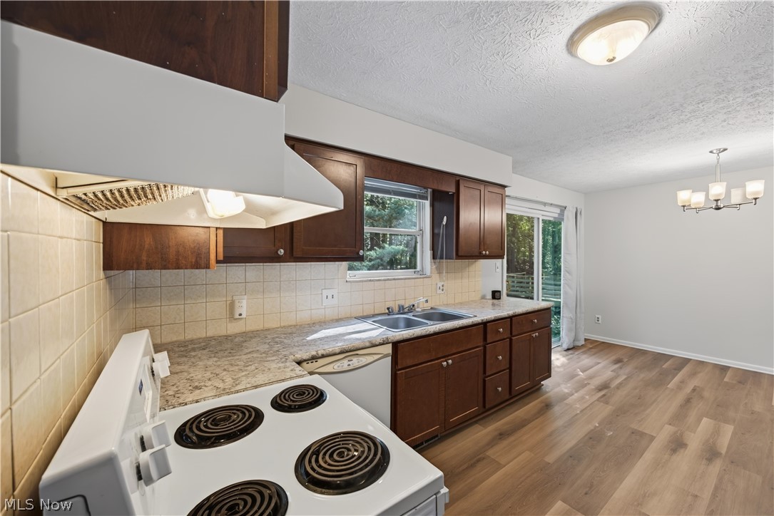 3367-3371 Hiwood Avenue Stow OH 44224