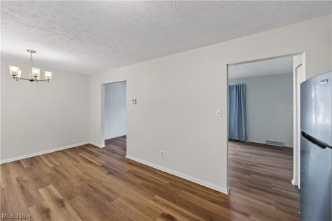 3367-3371 Hiwood Avenue Stow OH 44224