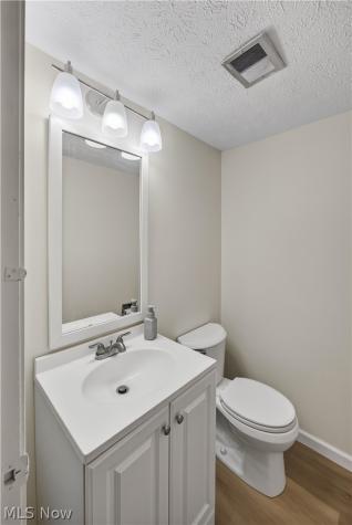 3367-3371 Hiwood Avenue Stow OH 44224