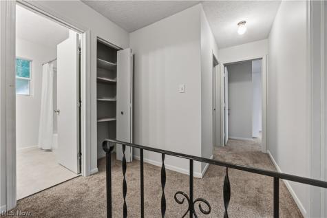 3367-3371 Hiwood Avenue Stow OH 44224