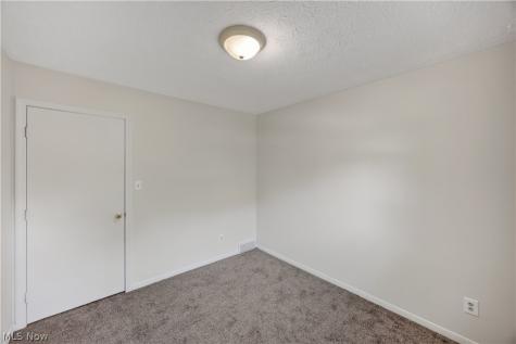 3367-3371 Hiwood Avenue Stow OH 44224