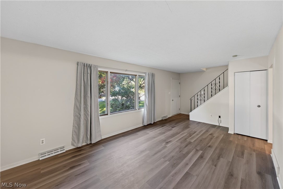 3367-3371 Hiwood Avenue Stow OH 44224