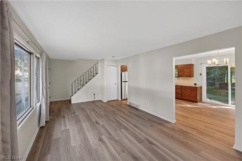 3367-3371 Hiwood Avenue Stow OH 44224