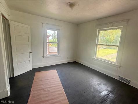 399 W Warren Avenue Youngstown OH 44511