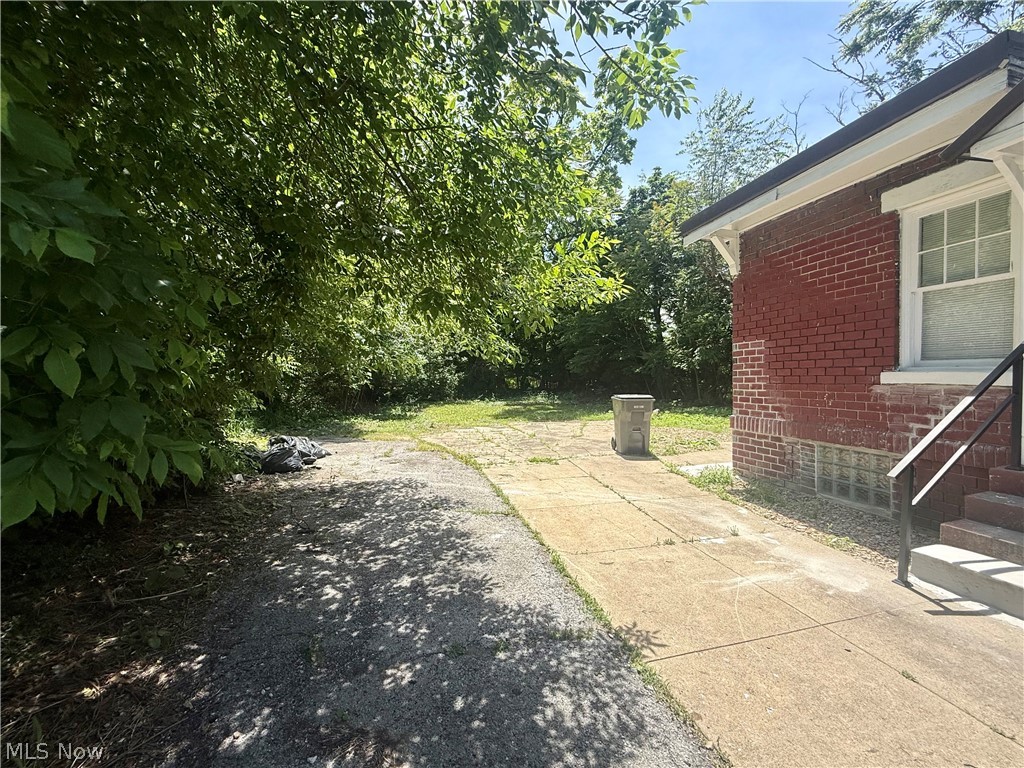 399 W Warren Avenue Youngstown OH 44511