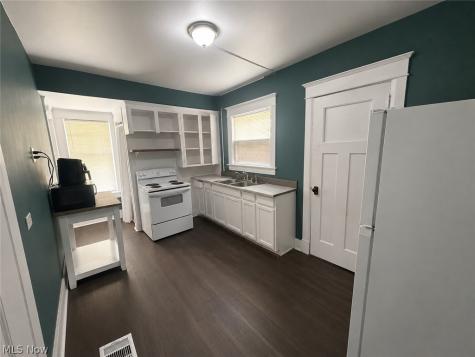 399 W Warren Avenue Youngstown OH 44511