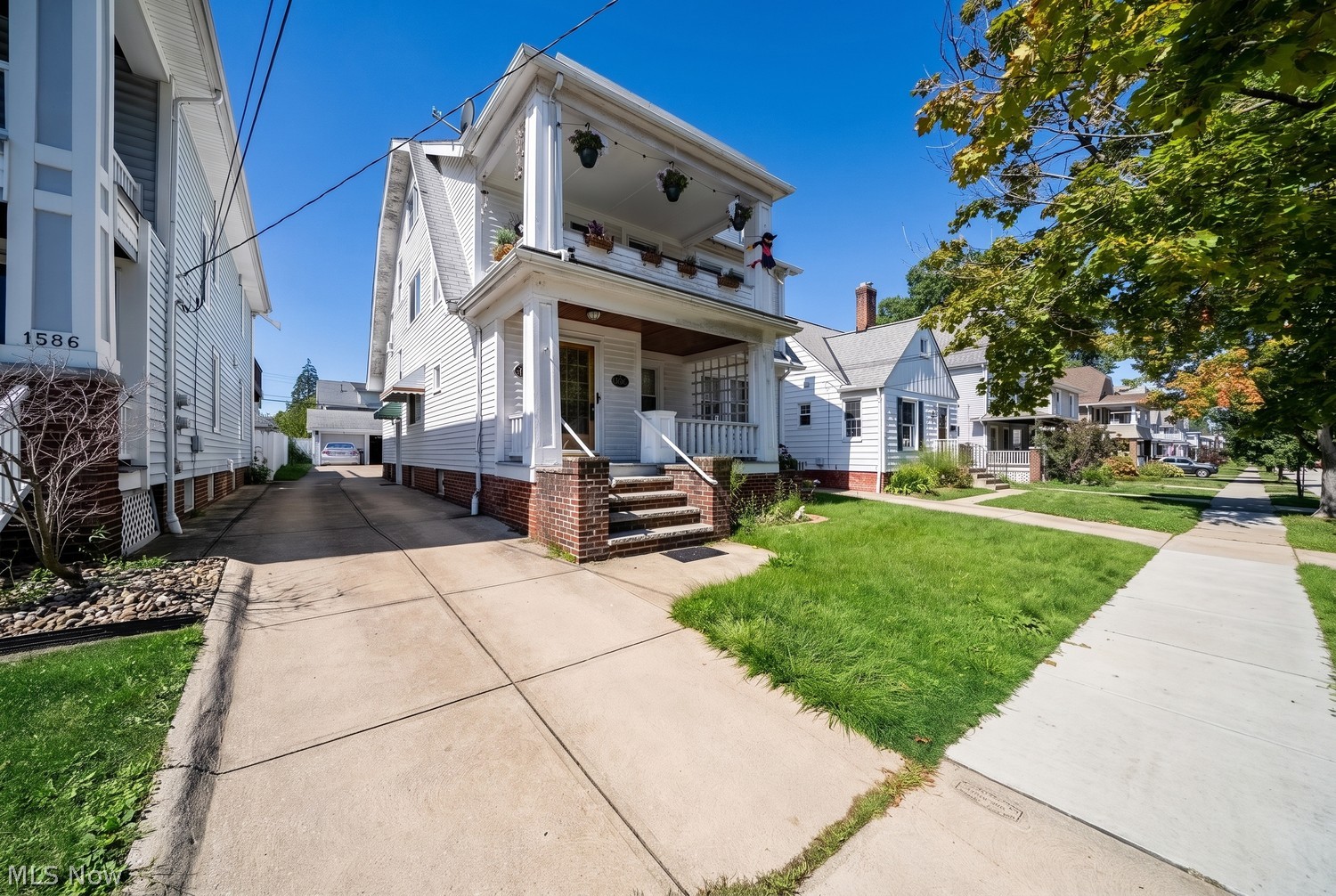 1582 Orchard Grove Avenue Lakewood OH 44107