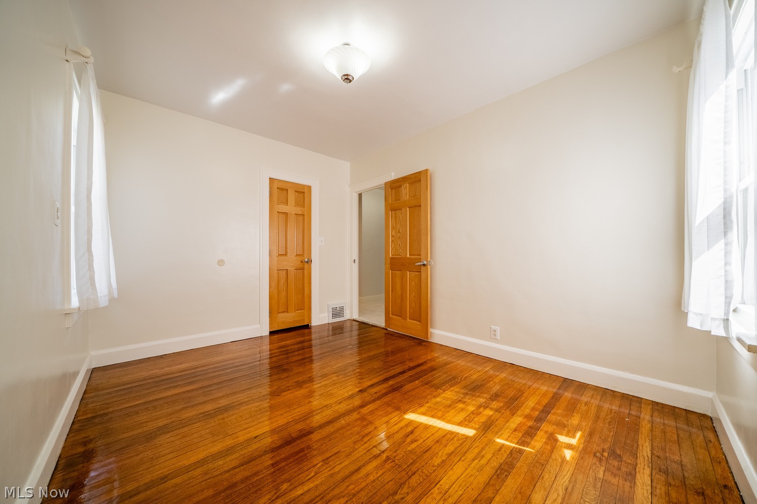 1582 Orchard Grove Avenue Lakewood OH 44107