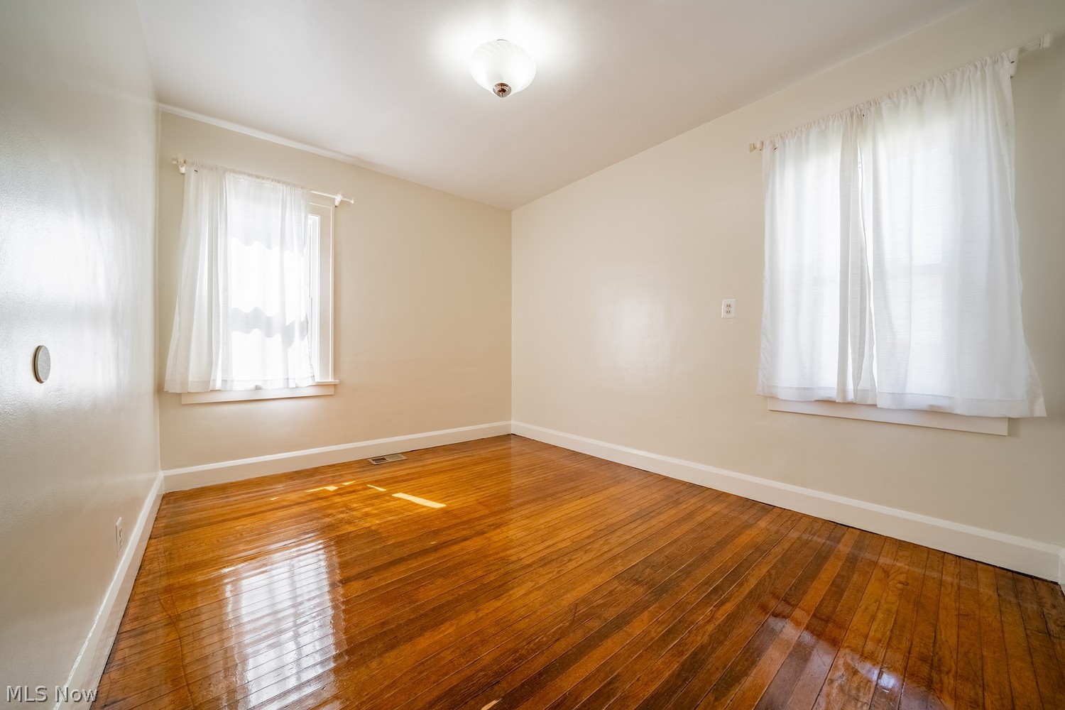 1582 Orchard Grove Avenue Lakewood OH 44107