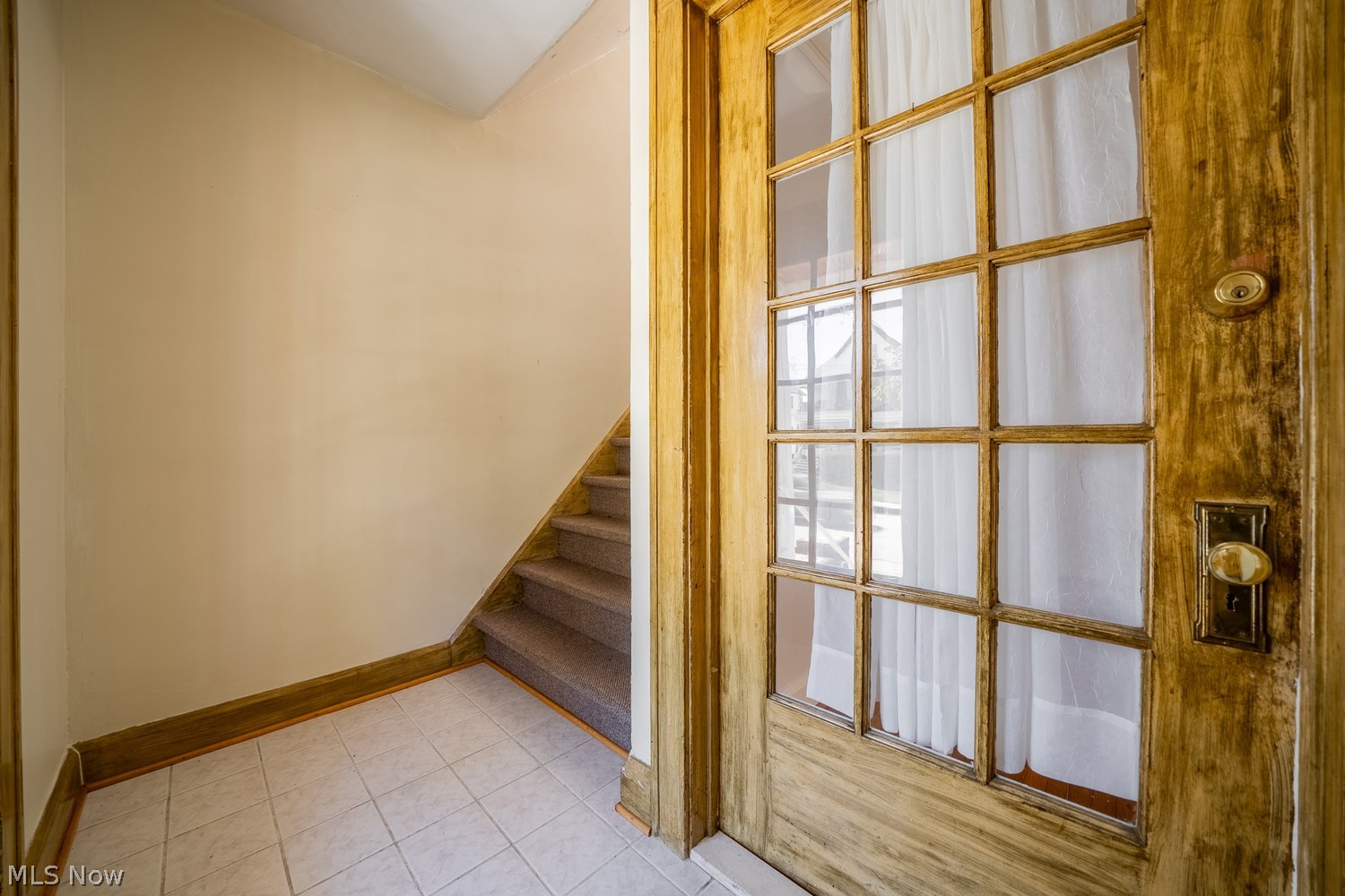 1582 Orchard Grove Avenue Lakewood OH 44107