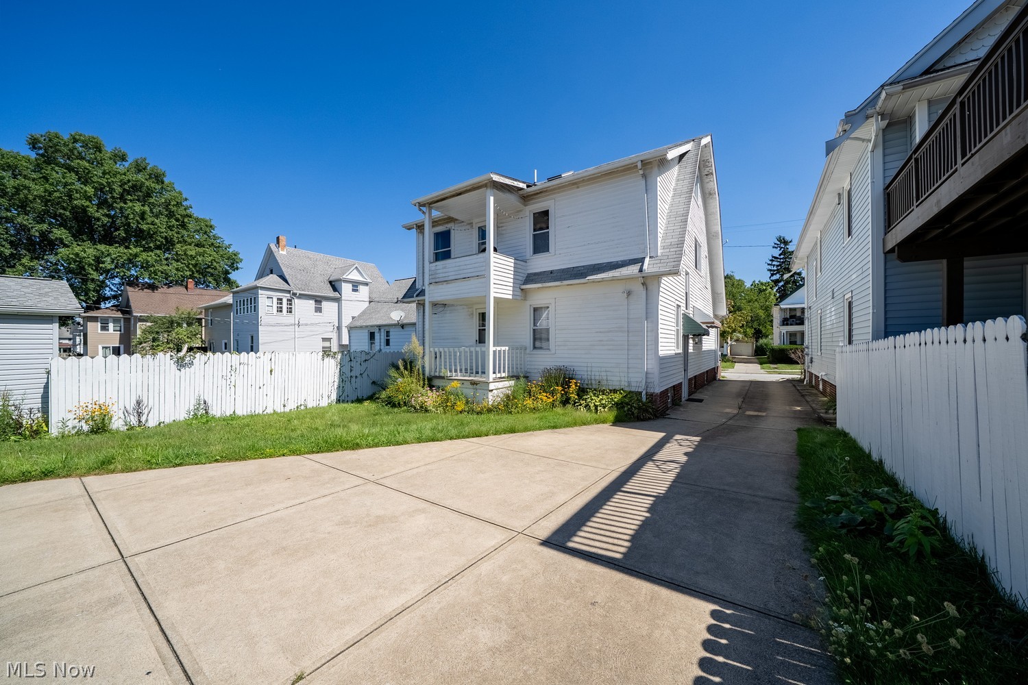 1582 Orchard Grove Avenue Lakewood OH 44107
