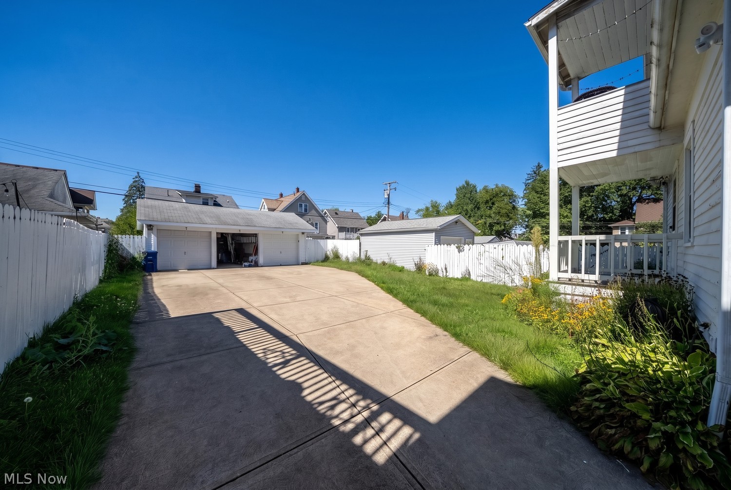 1582 Orchard Grove Avenue Lakewood OH 44107