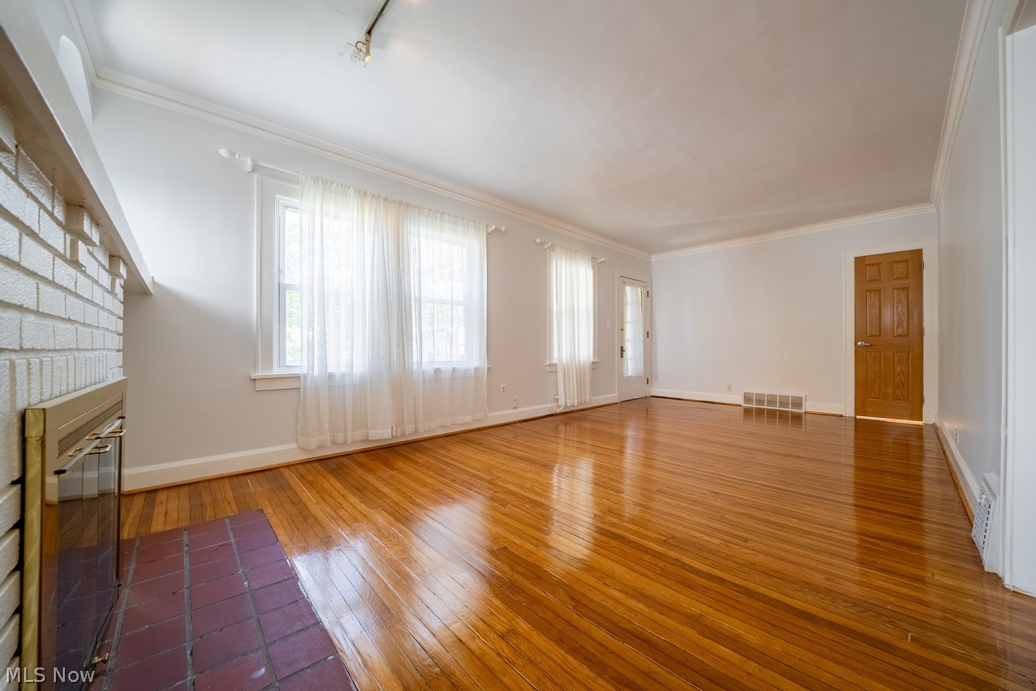 1582 Orchard Grove Avenue Lakewood OH 44107