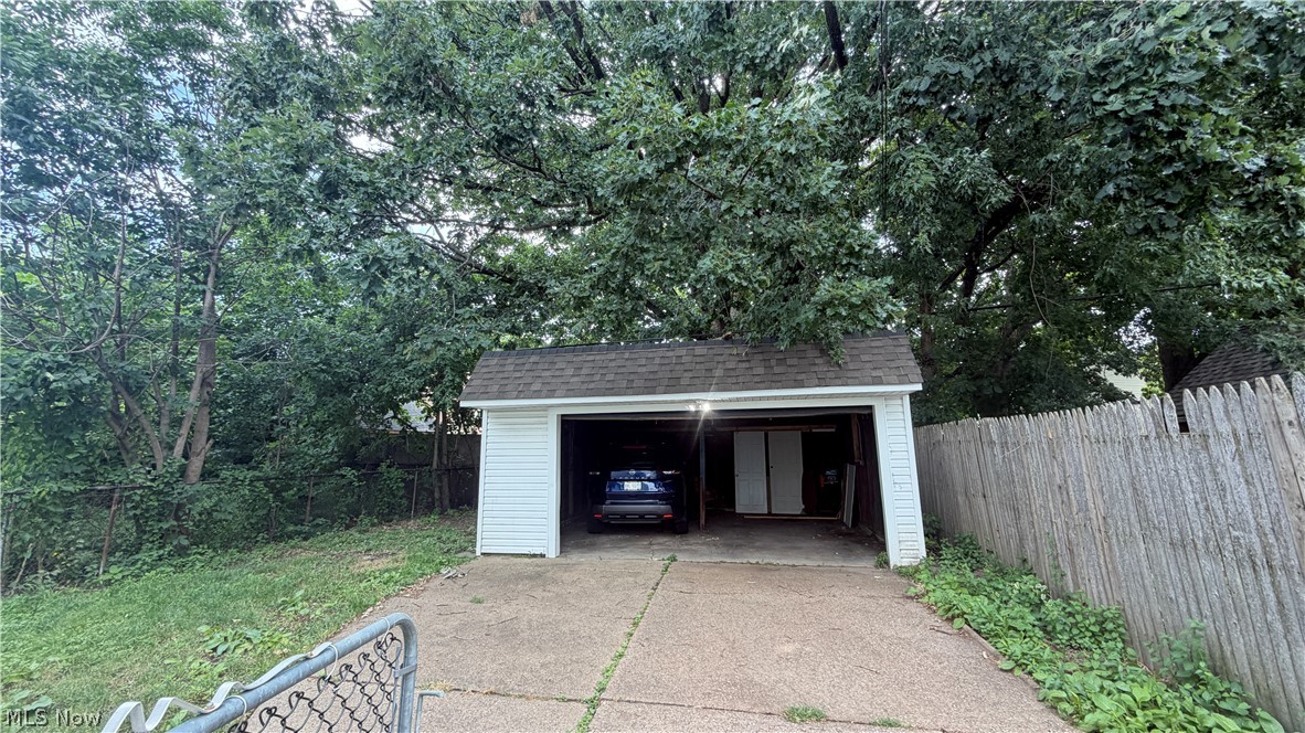 2193 W 104th Street Cleveland OH 44102