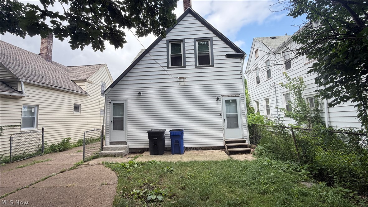 2193 W 104th Street Cleveland OH 44102