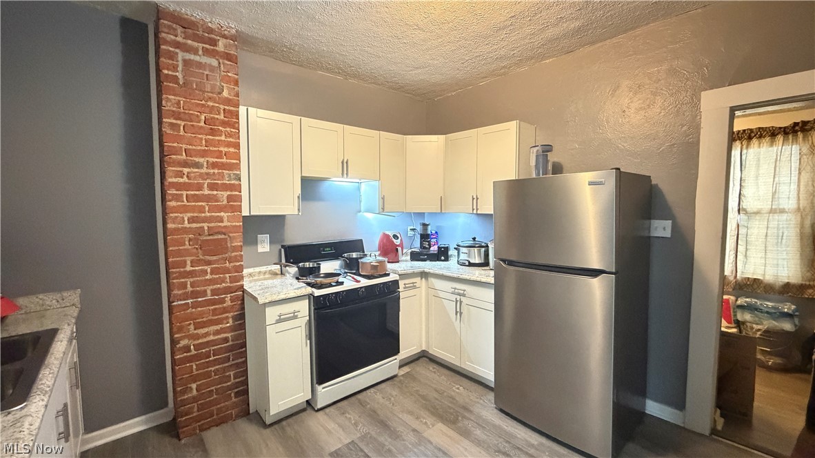 2193 W 104th Street Cleveland OH 44102