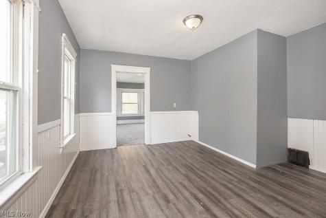 5604 Linton Avenue Cleveland OH 44105