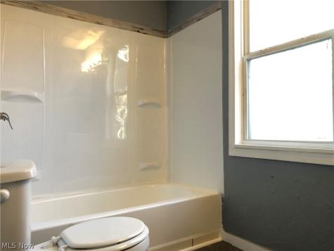 5604 Linton Avenue Cleveland OH 44105