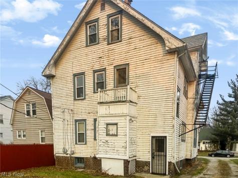 1382 E 188th Street Cleveland OH 44110
