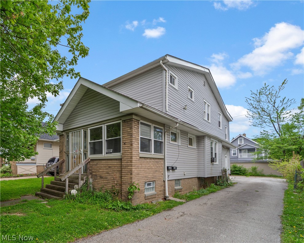 10816 Governor Avenue Cleveland OH 44111