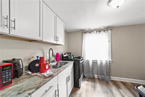 10816 Governor Avenue Cleveland OH 44111