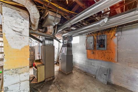 10816 Governor Avenue Cleveland OH 44111