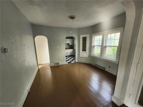 1639 Avalon Road Cleveland OH 44112