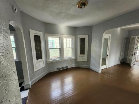 1639 Avalon Road Cleveland OH 44112