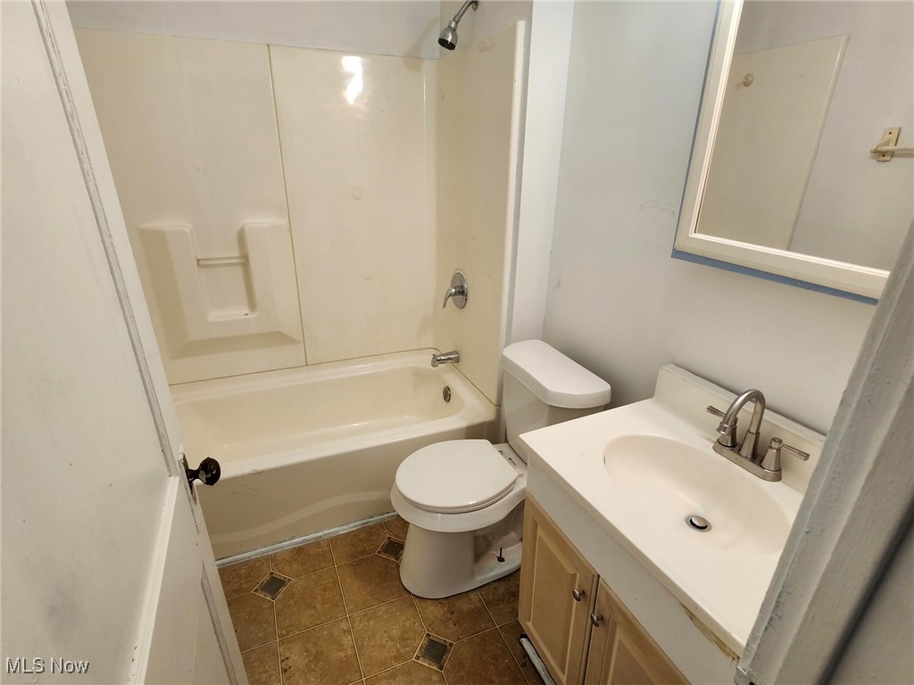 1639 Avalon Road Cleveland OH 44112